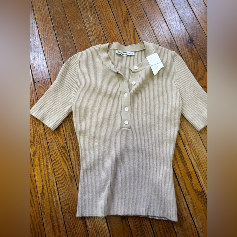 NWT Abercrombie Henley